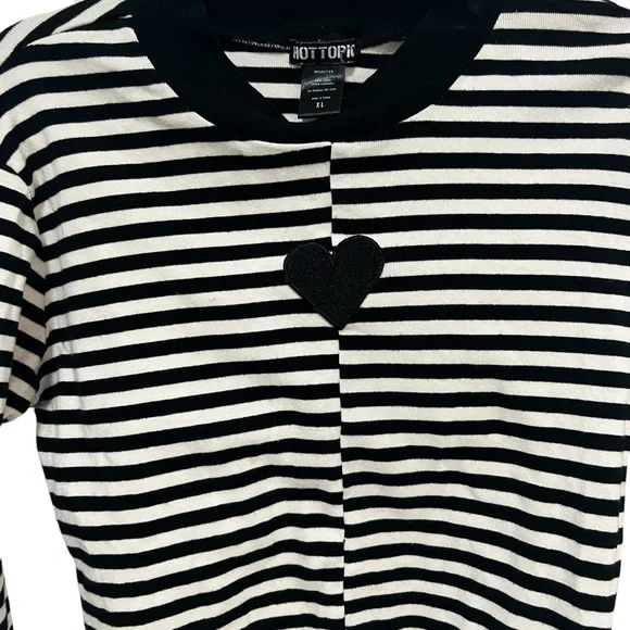 HOT TOPIC Black & White Stripe Heart Mock Heart Front Long-Sleeve Top Xl - Picture 9 of 11